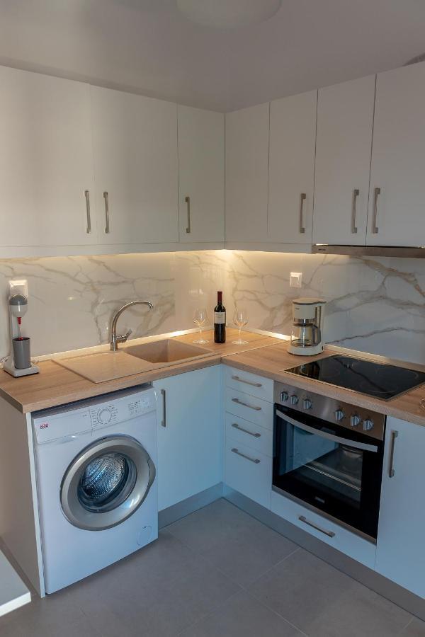 Dimi Seafront Apartment By Rentals Pro Services - Неа-Муданья Экстерьер фото