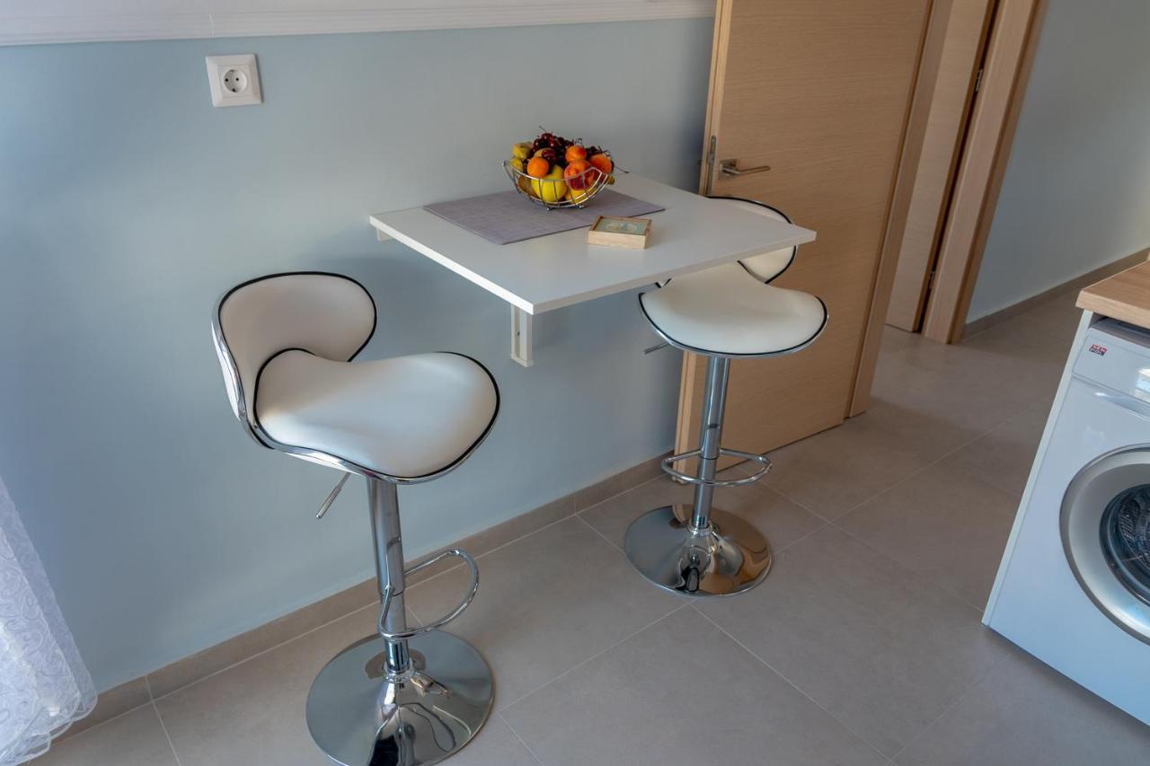 Dimi Seafront Apartment By Rentals Pro Services - Неа-Муданья Экстерьер фото