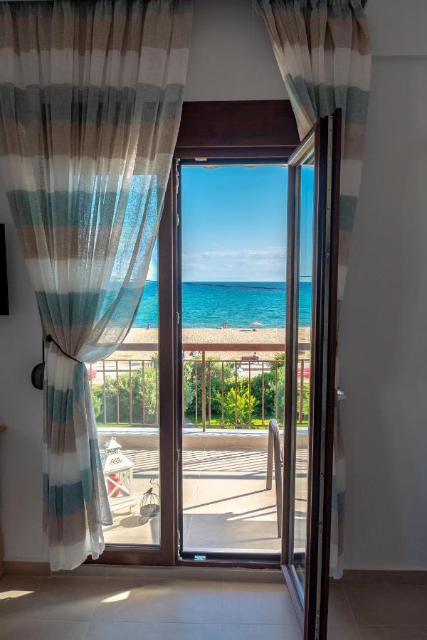 Dimi Seafront Apartment By Rentals Pro Services - Неа-Муданья Экстерьер фото